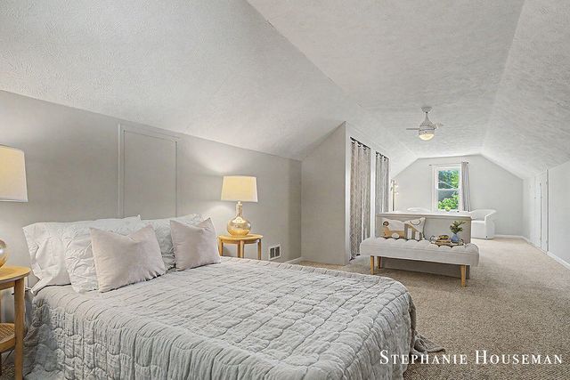 933 Mayhew Wood Drive SE, Grand Rapids, MI 49507