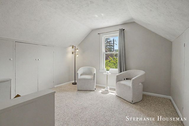 933 Mayhew Wood Drive SE, Grand Rapids, MI 49507