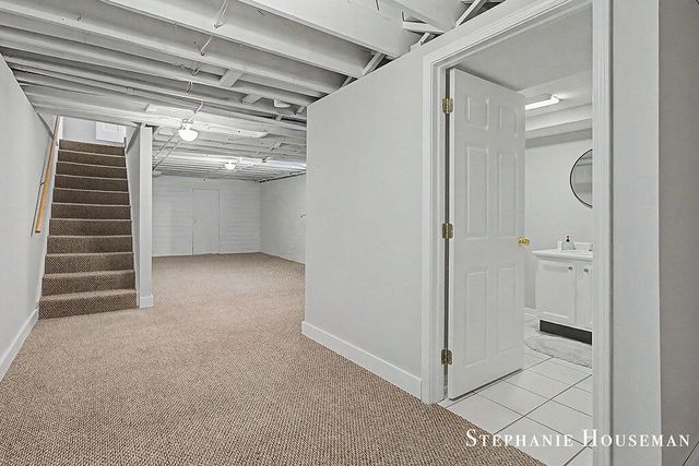 933 Mayhew Wood Drive SE, Grand Rapids, MI 49507