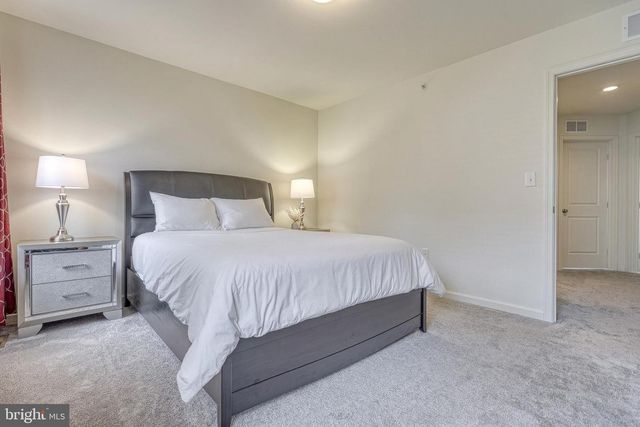 8127 KELLY DR, Harrisburg, PA 17112