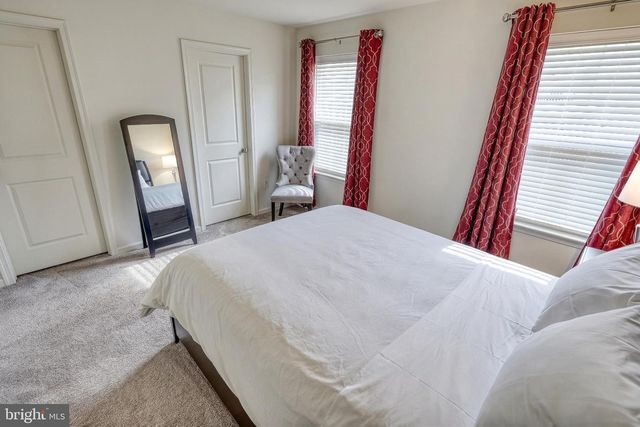 8127 KELLY DR, Harrisburg, PA 17112