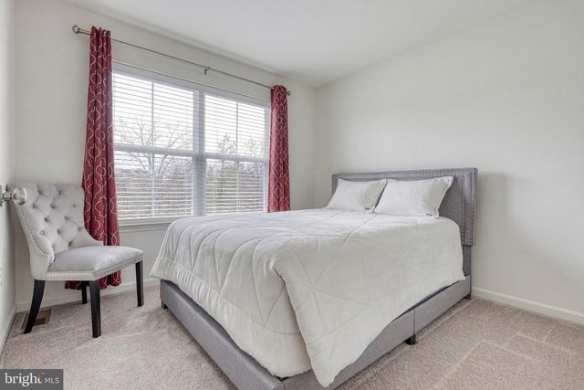 8127 KELLY DR, Harrisburg, PA 17112