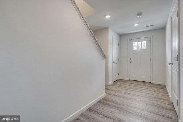 8127 KELLY DR, Harrisburg, PA 17112