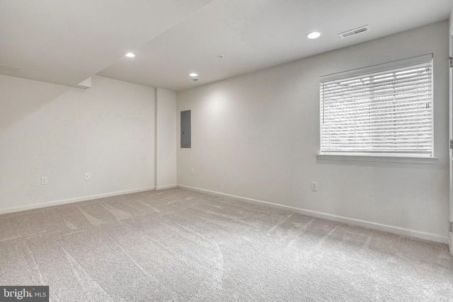 8127 KELLY DR, Harrisburg, PA 17112