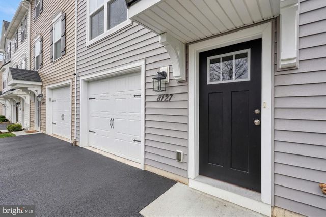 8127 KELLY DR, Harrisburg, PA 17112