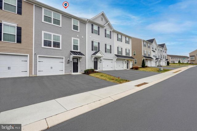 8127 KELLY DR, Harrisburg, PA 17112