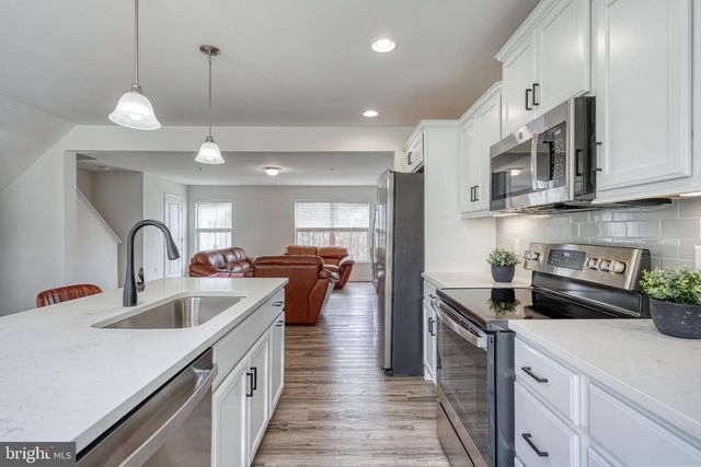 8127 KELLY DR, Harrisburg, PA 17112