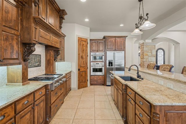 1782 Running Creek DR, Salado, TX 76571