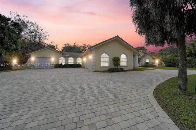 4750 W Leitner Dr, Coral Springs, FL 33067