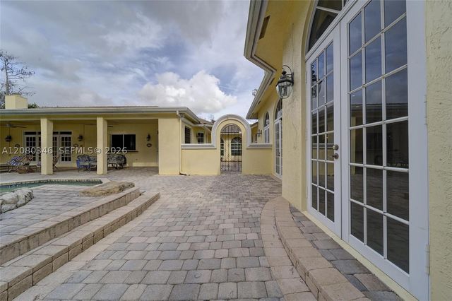 4750 W Leitner Dr, Coral Springs, FL 33067