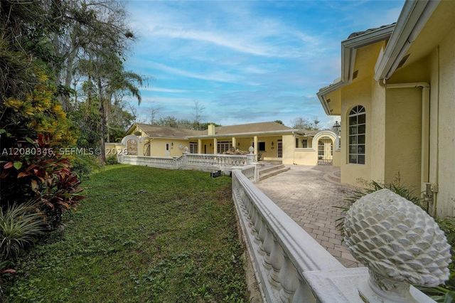 4750 W Leitner Dr, Coral Springs, FL 33067