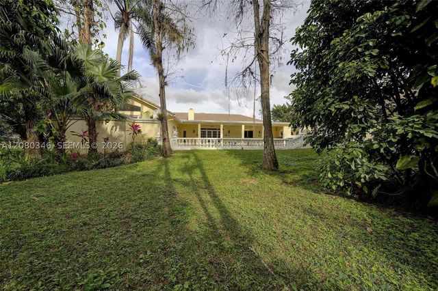 4750 W Leitner Dr, Coral Springs, FL 33067