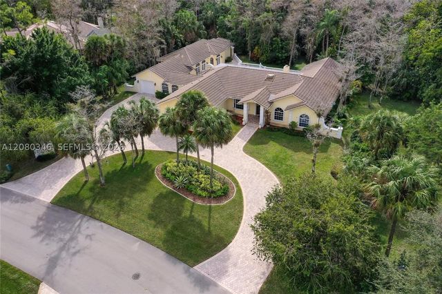 4750 W Leitner Dr, Coral Springs, FL 33067