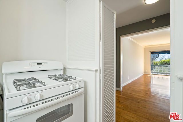 1323 N Olive Drive 33D, West Hollywood, CA 90069