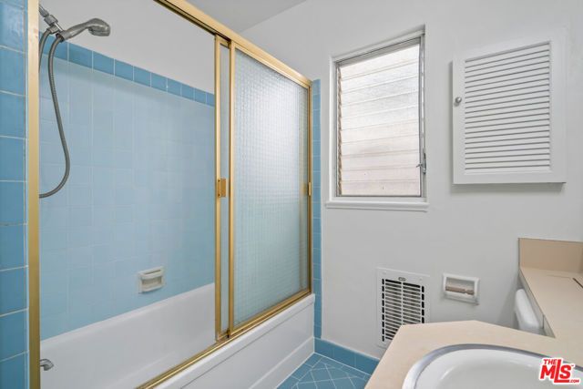 1323 N Olive Drive 33D, West Hollywood, CA 90069