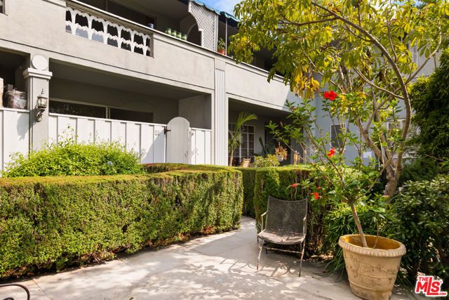 1323 N Olive Drive 33D, West Hollywood, CA 90069
