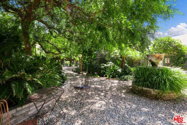 1323 N Olive Drive 33D, West Hollywood, CA 90069