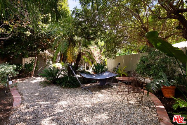 1323 N Olive Drive 33D, West Hollywood, CA 90069