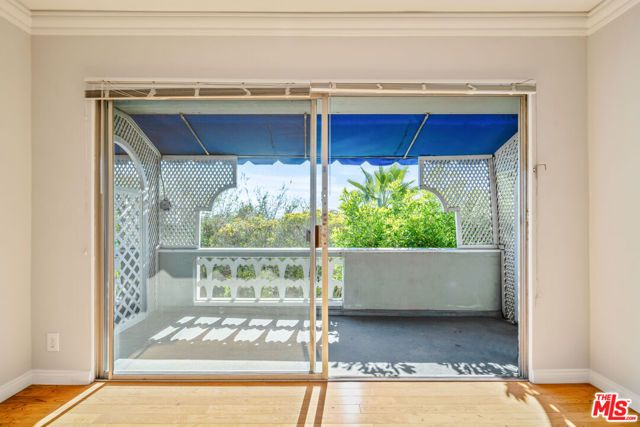 1323 N Olive Drive 33D, West Hollywood, CA 90069