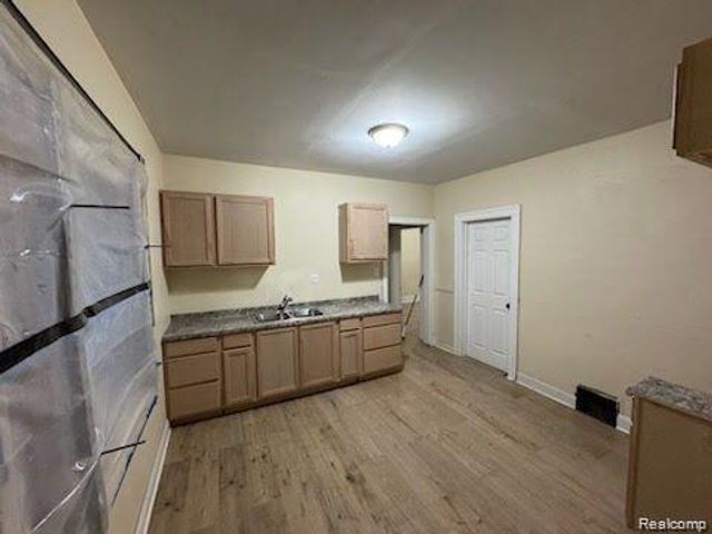 2174 Garland Street, Detroit, MI 48214