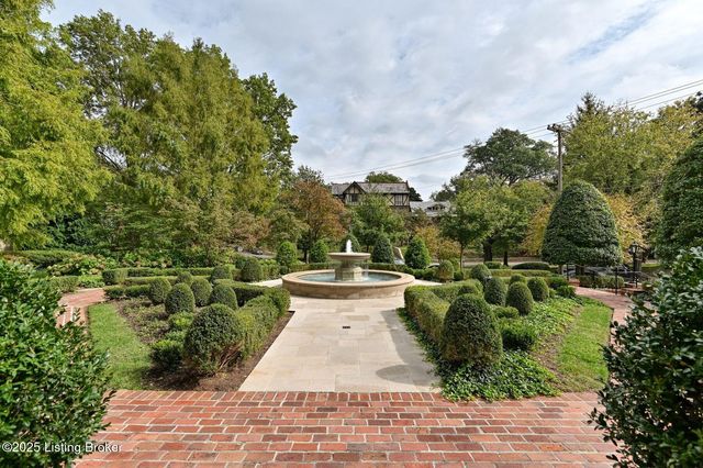 1416 Willow Ave APT 3B, Louisville, KY 40204