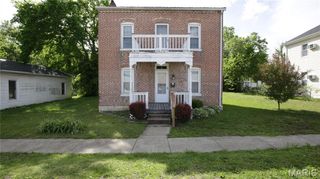 914 S 2nd St, De Soto, MO 63020