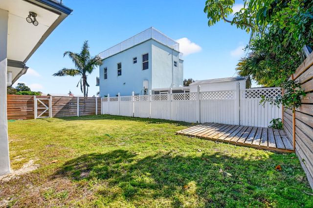 3651 Palm Drive, Riviera Beach, FL 33404