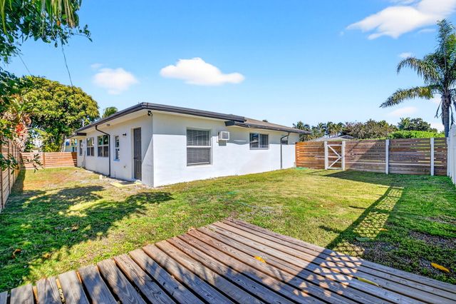 3651 Palm Drive, Riviera Beach, FL 33404