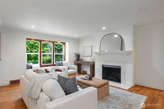 9602 26th Avenue NW, Seattle, WA 98117