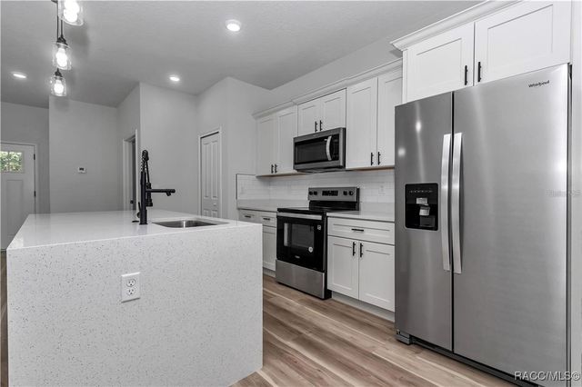 42 W Stockel Lane, Dunnellon, FL 34434