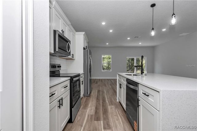 42 W Stockel Lane, Dunnellon, FL 34434