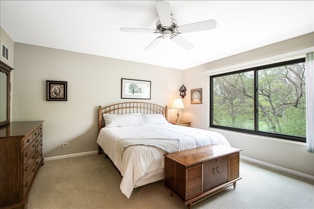 789 Oak Hill Road, Lake Barrington, IL 60010