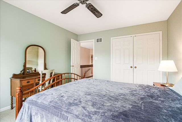 789 Oak Hill Road, Lake Barrington, IL 60010