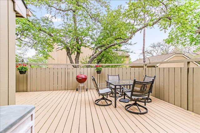 789 Oak Hill Road, Lake Barrington, IL 60010