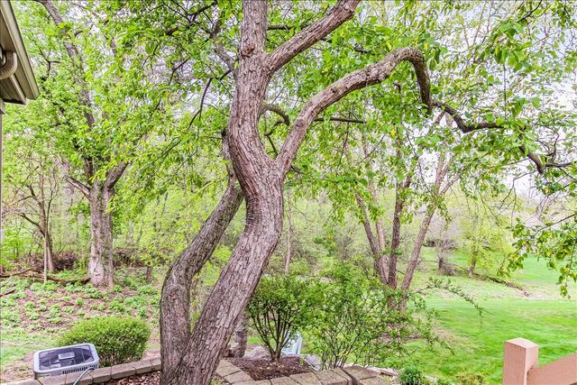 789 Oak Hill Road, Lake Barrington, IL 60010