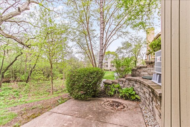 789 Oak Hill Road, Lake Barrington, IL 60010
