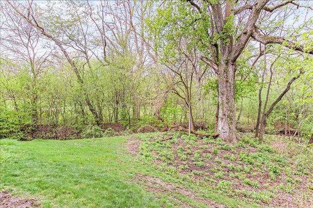 789 Oak Hill Road, Lake Barrington, IL 60010