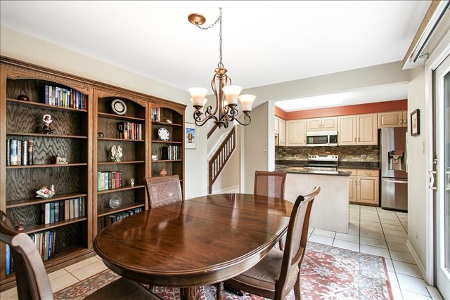 789 Oak Hill Road, Lake Barrington, IL 60010