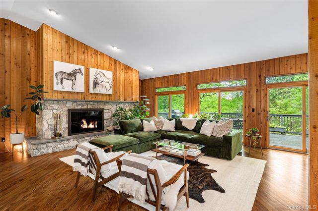 3 Banks Hill Road, Pleasantville, NY 10570