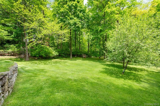 3 Banks Hill Road, Pleasantville, NY 10570