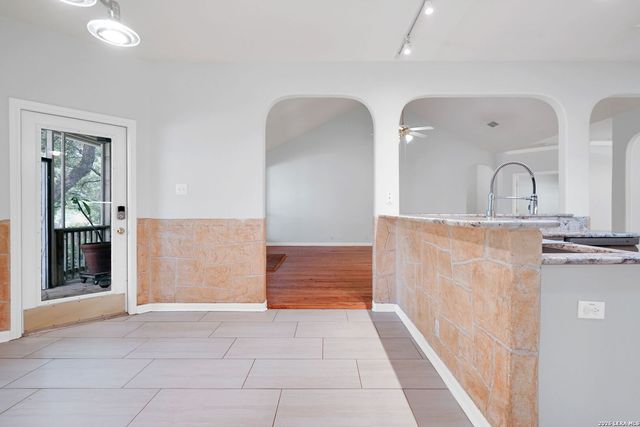 9631 Maytum Cir, Helotes, TX 78023
