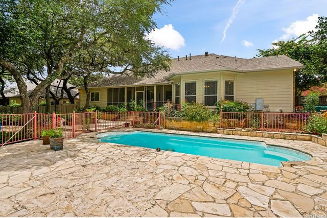 9631 Maytum Cir, Helotes, TX 78023