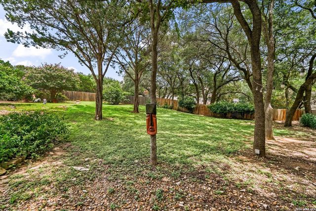 9631 Maytum Cir, Helotes, TX 78023