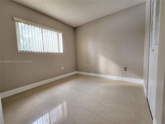 251 Palm Cir W 204, Pembroke Pines, FL 33025
