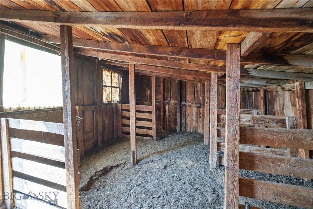 102310 US Highway 87E, Lewistown, MT 59435 photo 2