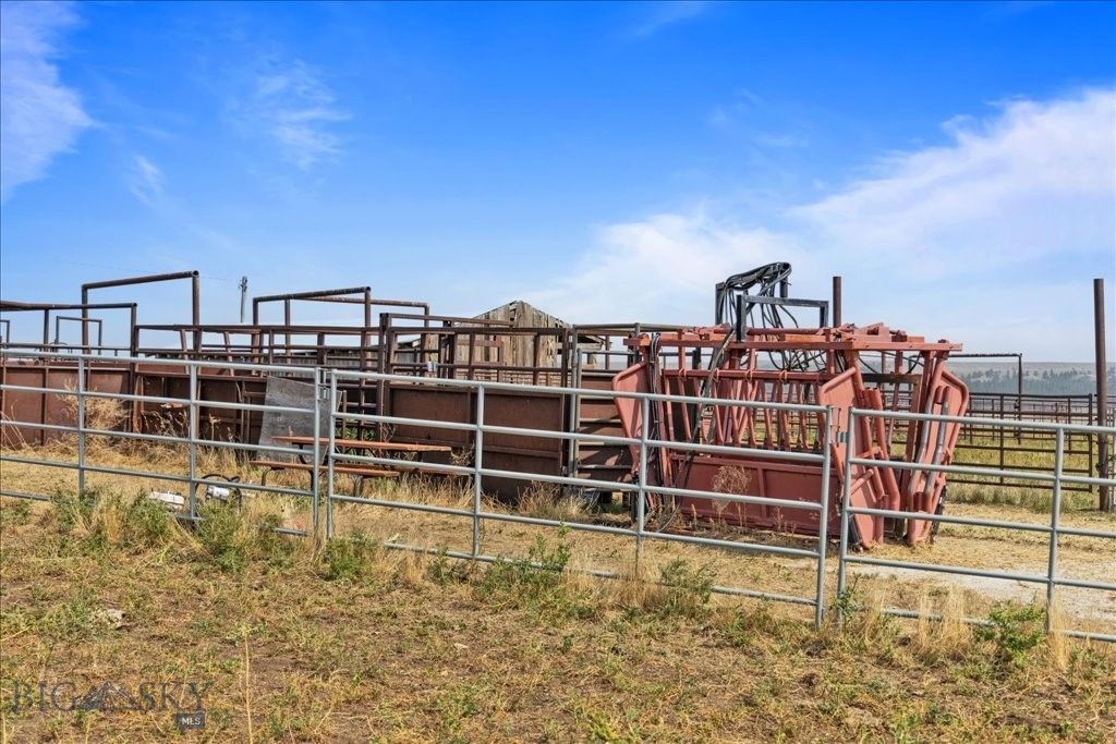 102310 US Highway 87E, Lewistown, MT 59435 photo 5