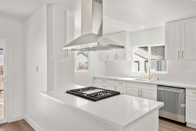 4416 Parker Ave, Sacramento, CA 95820