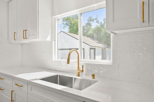 4416 Parker Ave, Sacramento, CA 95820