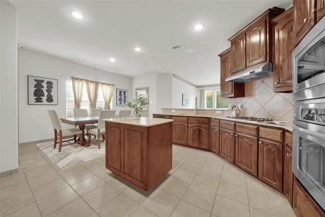 336 Gotland Drive, Grand Prairie, TX 75052