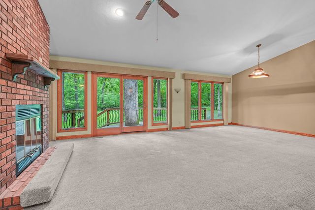 10876 CROCKETT Road, Roscoe, IL 61073